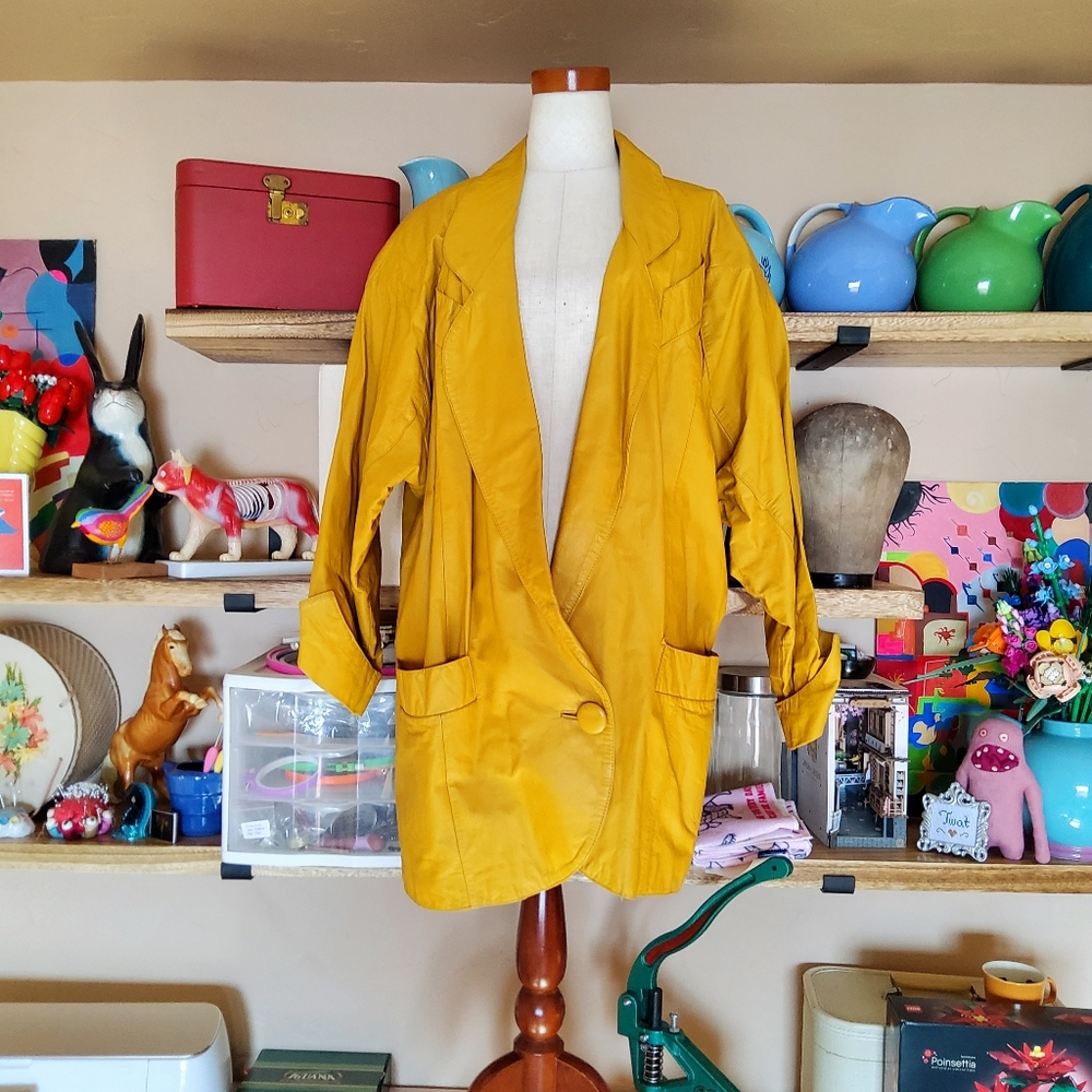 VNTG 80s Fabulous Mustard Yellow G-III Leather Cocoon Coat M Oversized